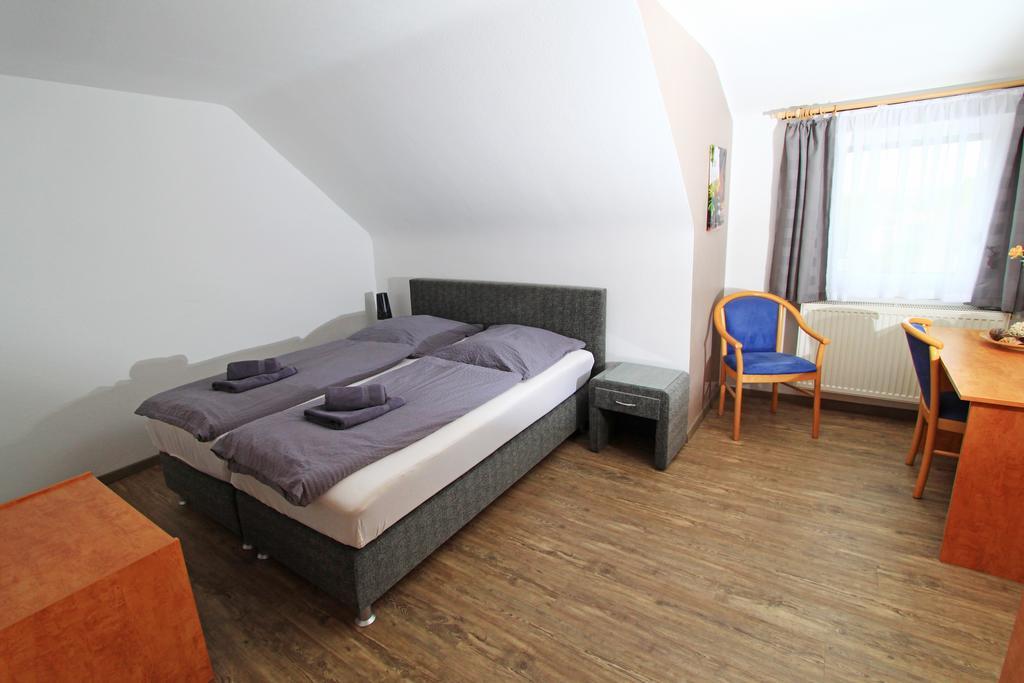 Hotel Sonnenhof شيندلفينجن الغرفة الصورة